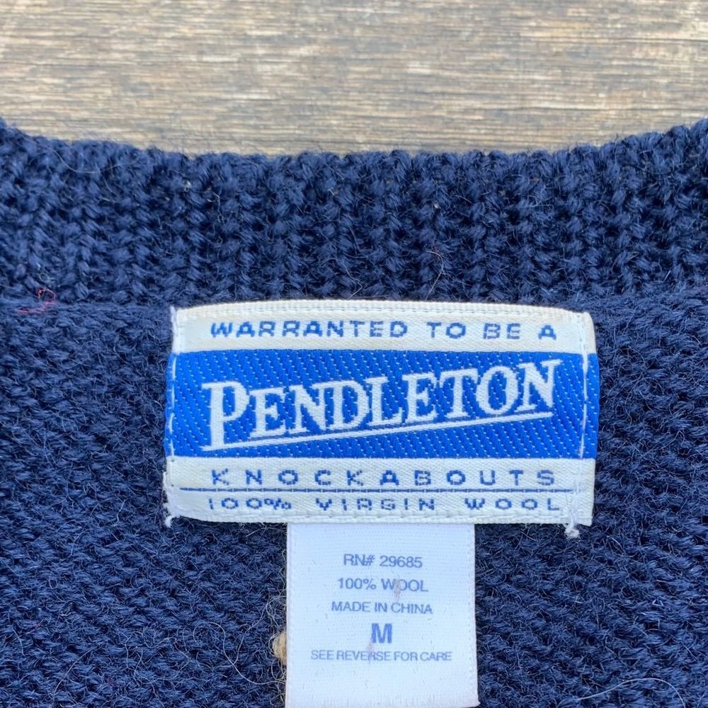 *Vintage* Pendleton Size Medium Button Up Cardiga… - image 2